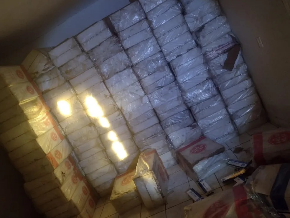 Polícia encontra mais de 46 mil maços de cigarros contrabandeados na zona rural de Mossoró