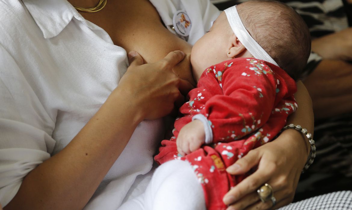 INSS analisa milhares de pedidos de salário-maternidade parados
