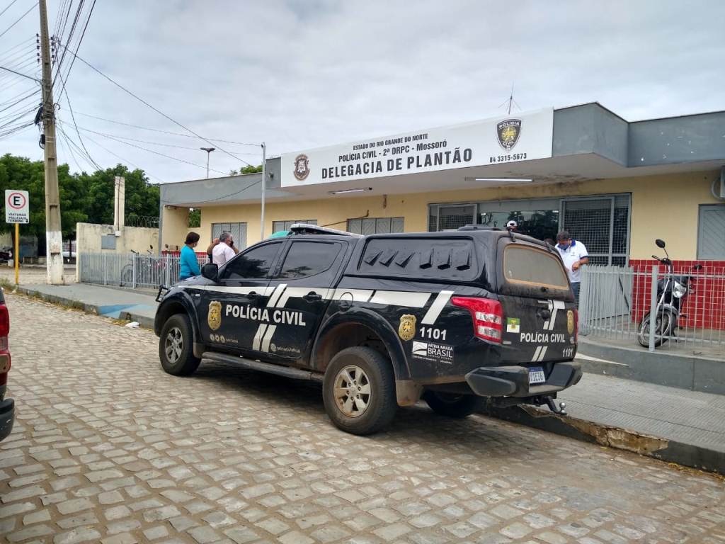Criminosos rendem moradores e fazem arrastão em casa na zona rural de Mossoró