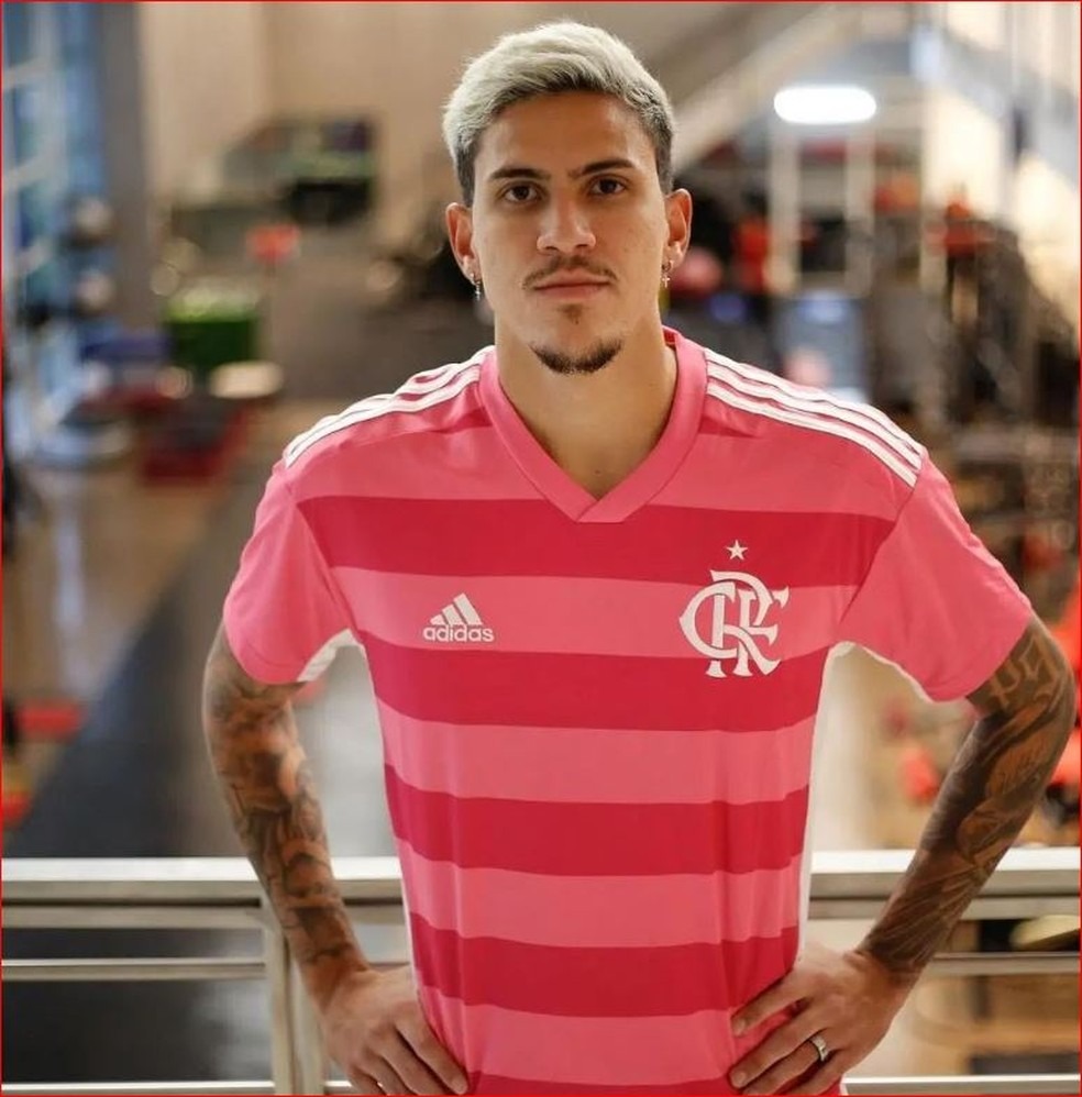 Pedro leva soco no rosto e presta queixa contra preparador físico do Flamengo