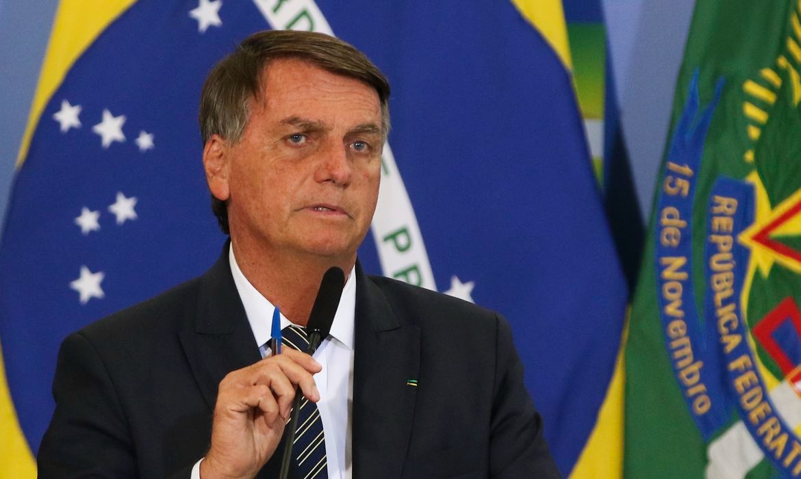 Bolsonaro entrega extratos bancários ao STF após quebra de sigilo