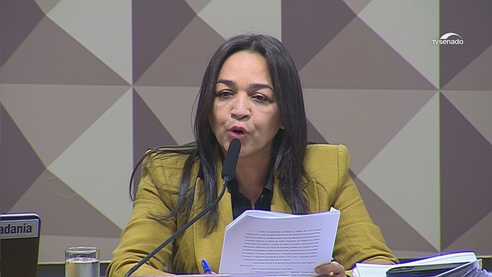 Atos golpistas: relatora da CPI pede que Bolsonaro e mais 60 sejam indiciados