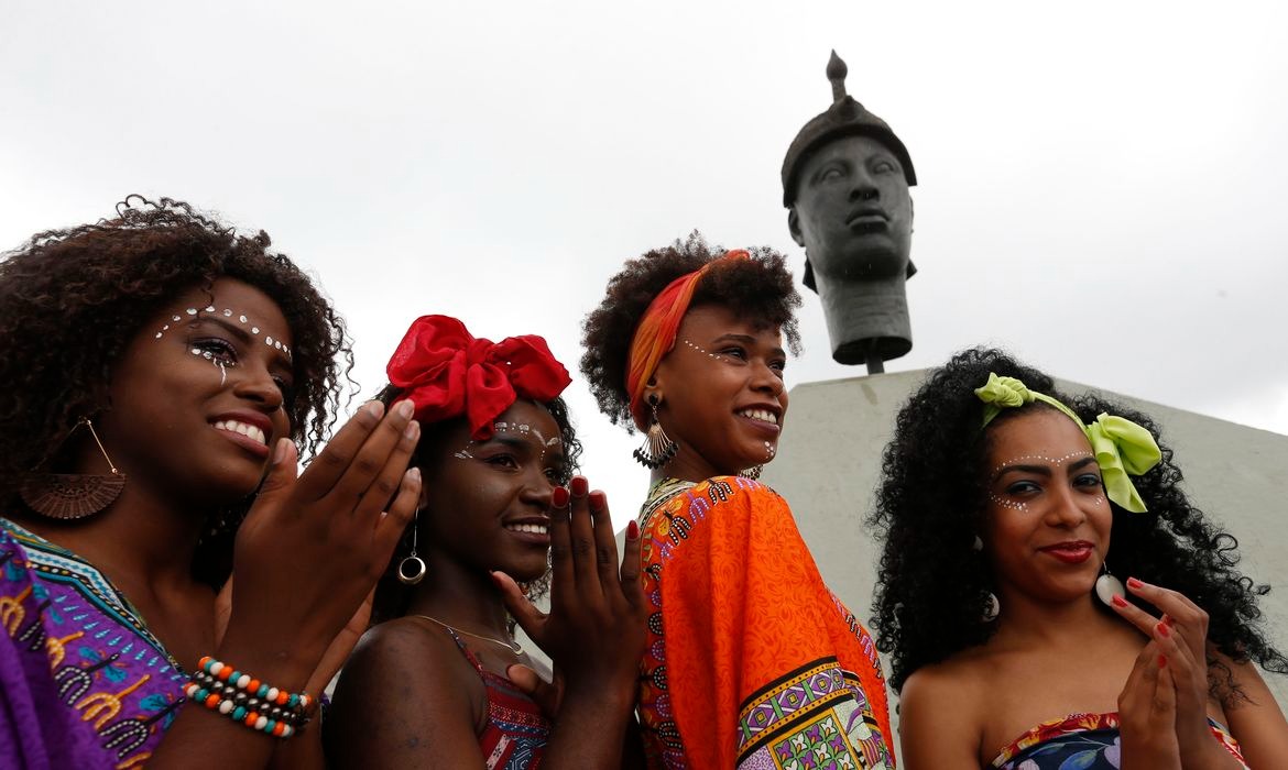 Câmara aprova projeto que torna Dia da Consciência Negra feriado nacional