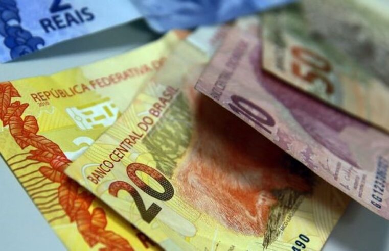 Com novo cálculo, salário mínimo deve subir para ao menos R$ 1.412 em 2024