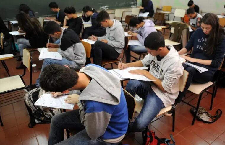 Pé-de-meia: quando começa, como se inscrever e como receber a bolsa do ensino médio