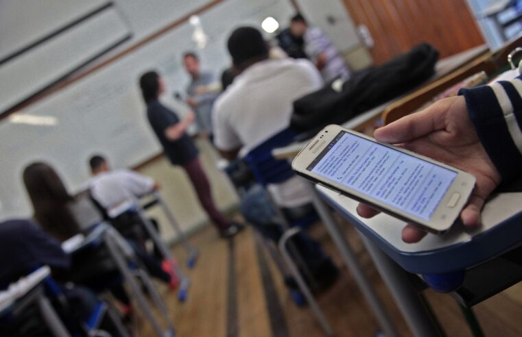 Lei que proíbe uso de celular em salas de aula no RN é promulgada
