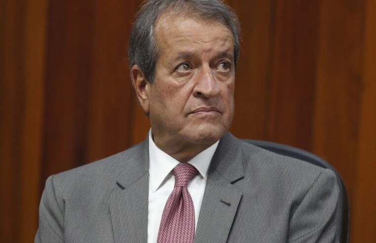 Valdemar Costa Neto, presidente do PL, é preso em flagrante durante operação da PF