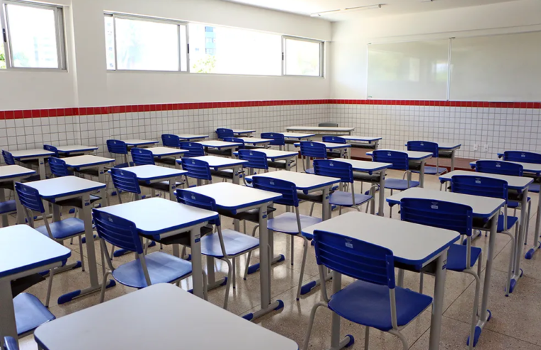 Deputados aprovam aumento de 3,62% nos salários dos professores da rede estadual