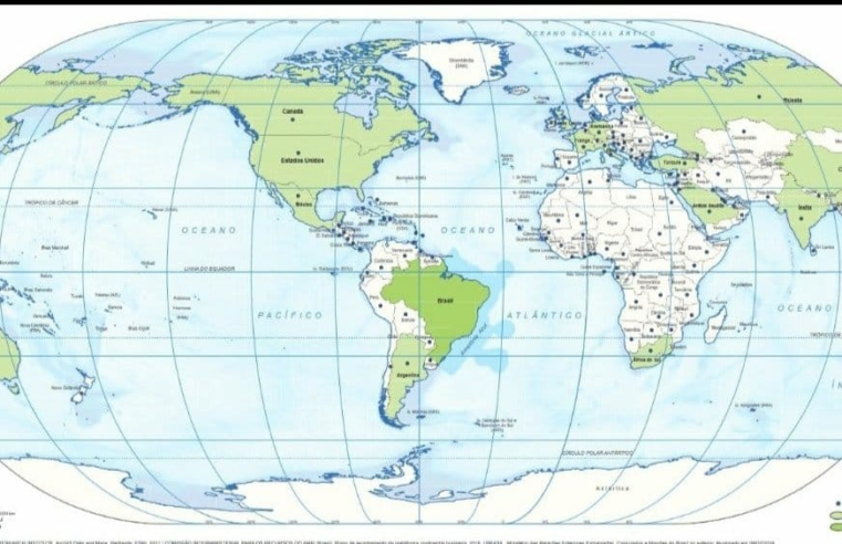 IBGE inicia venda do mapa-múndi com o Brasil no centro