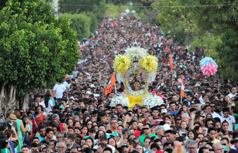 Mais de 100 mil pessoas devem participar da procissão de Santa Luzia em Mossoró