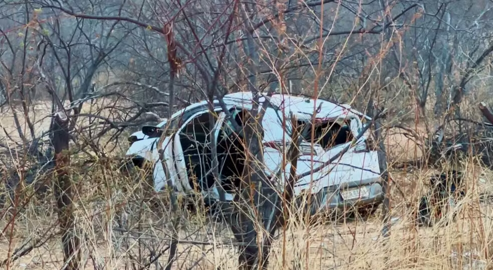 Mãe e dois filhos morrem após carro capotar no interior do RN