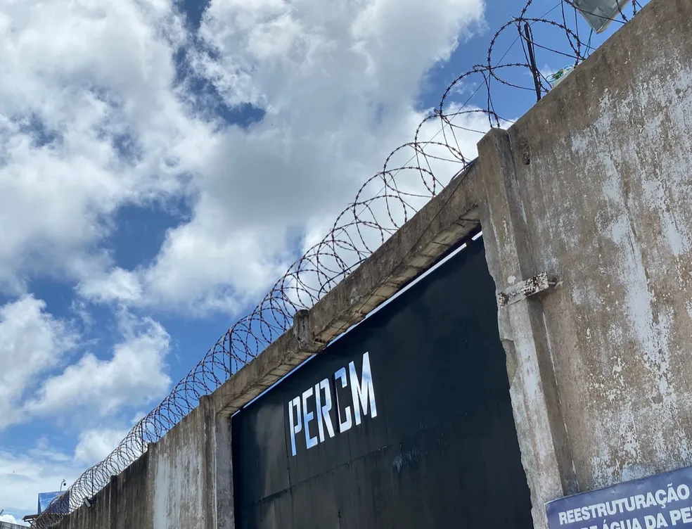 Detento oferece R$ 50 mil a policiais para entrar com celular na cela
