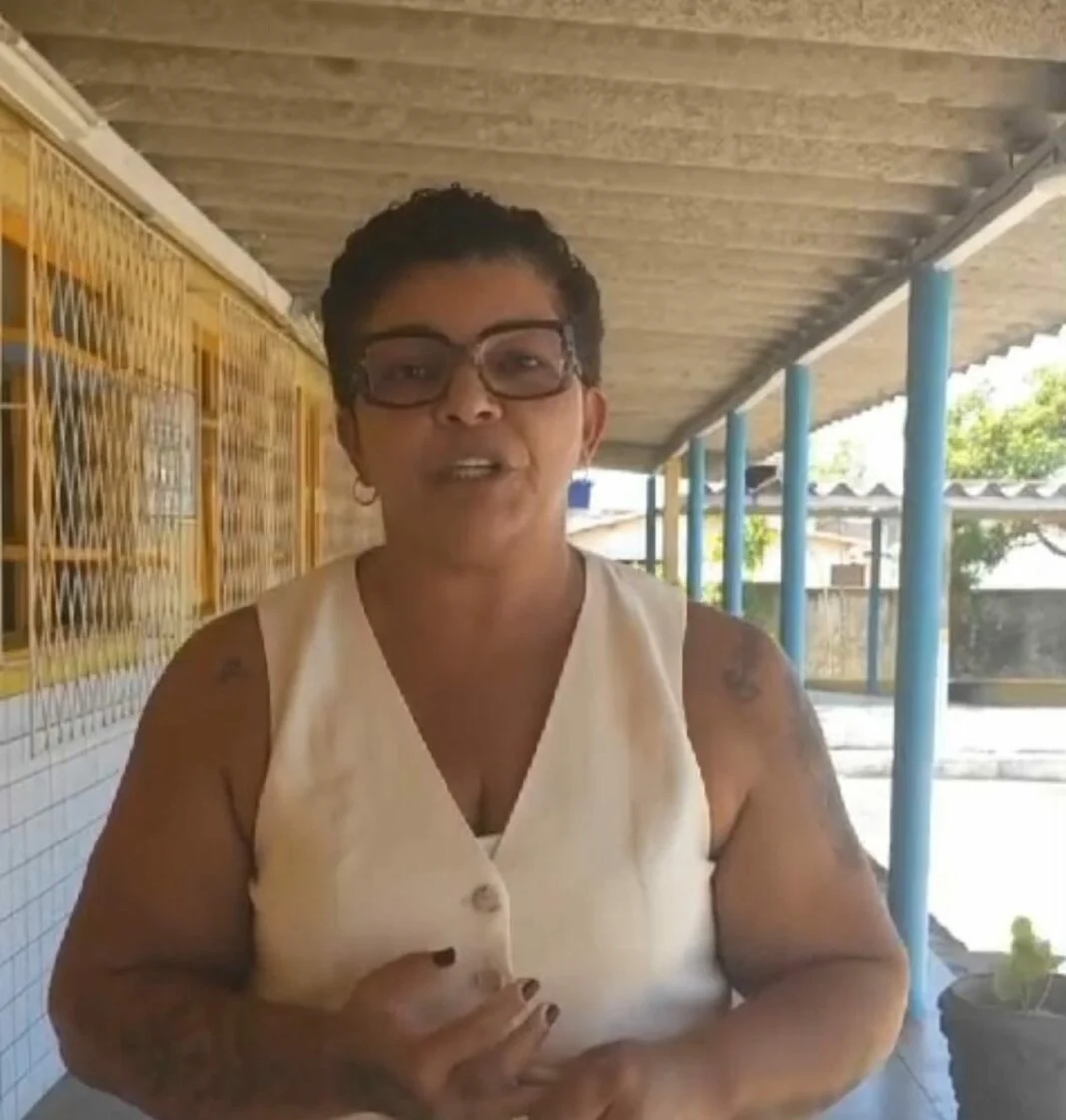 Diretora pede exoneração após ser ameaçada por proibir uso de celular em escola no RN