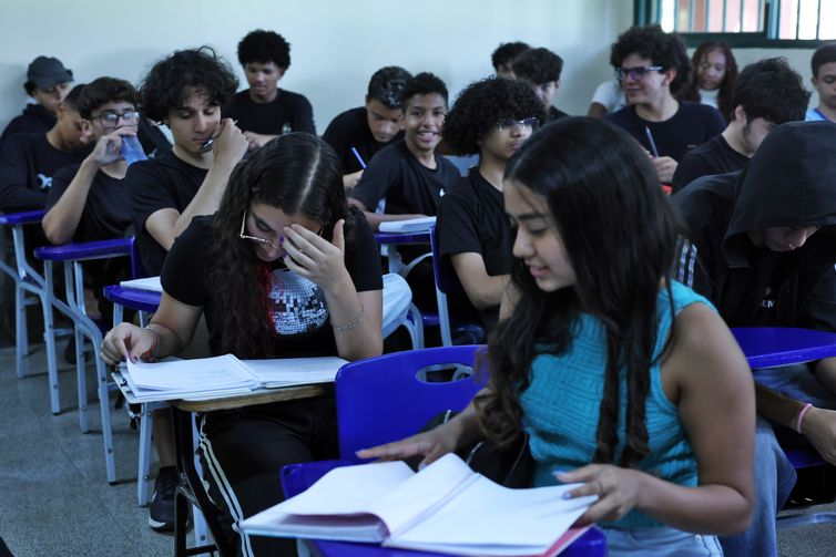 Pé-de-Meia: parcela de R$ 1.000 começa a ser paga nesta terça-feira