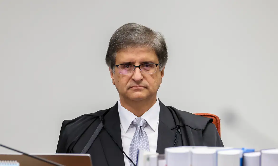 PGR pede fim de inquérito contra Bolsonaro por fraude em cartão de vacina