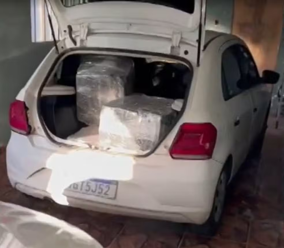 Assu afasta servidores após carro do município ser apreendido com drogas
