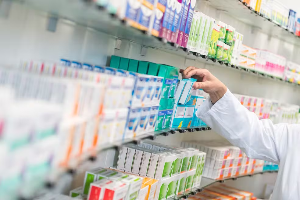 Conselho permite que farmacêuticos prescrevam medicamentos