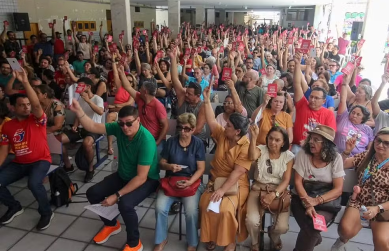 Greve dos professores do RN completa um mês nesta terça