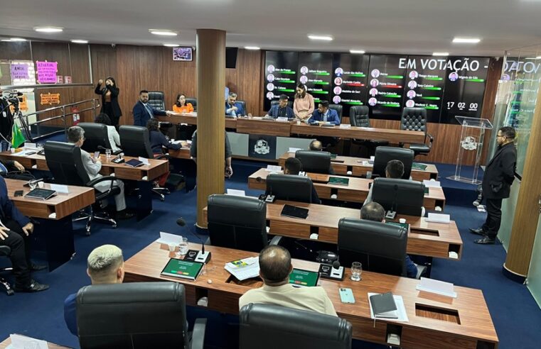 Câmara aprova projeto para contratação de auxiliares; veja quem votou