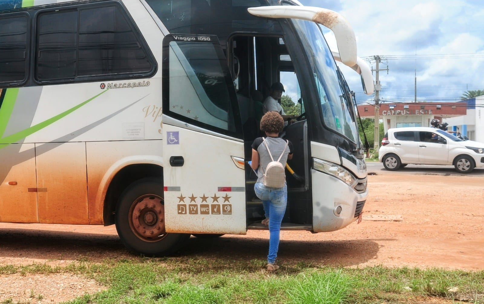 Prefeitura suspende transporte universitário da Maísa no turno da tarde