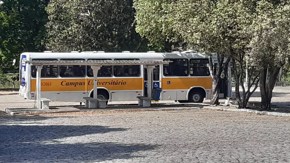 Estudantes denunciam casos de importunação sexual em ônibus circular da UFRN