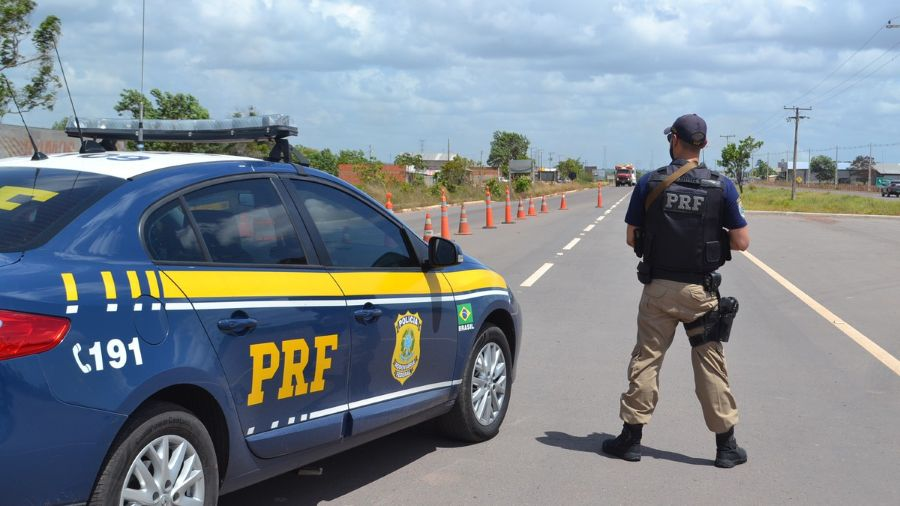 Servidor é afastado após comentário político em perfil da PRF no RN