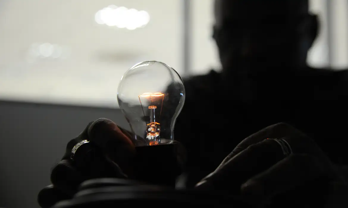 Conta de luz terá redução no RN a partir de 22 de abril