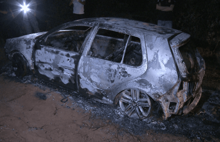 Polícia investiga corpos encontrados em carro incendiado perto da Maísa
