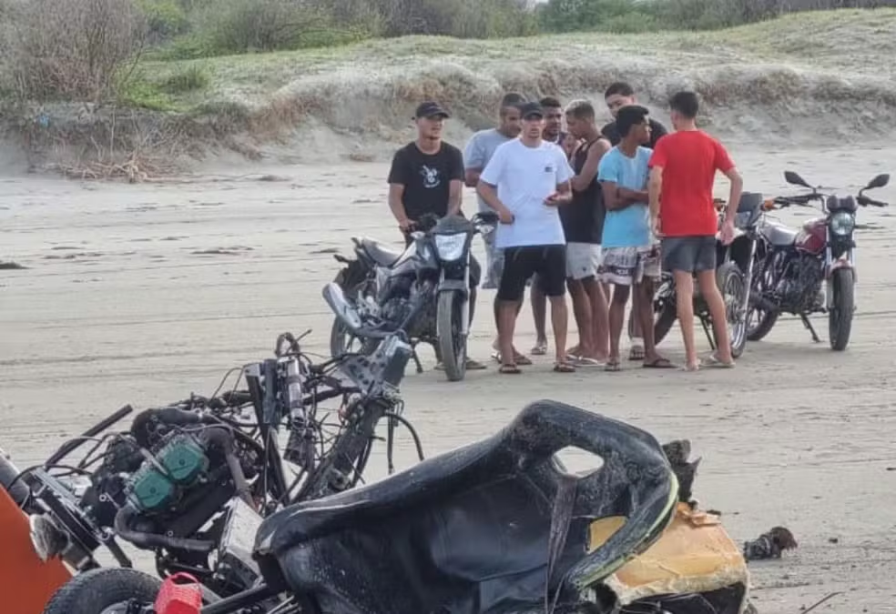 Cenipa começa a investigar queda de girocóptero na praia de Areias Alvas