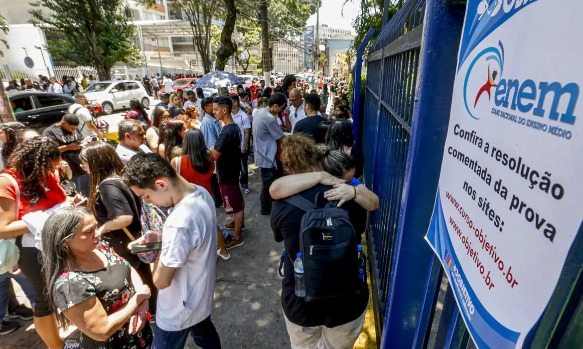 Enem 2025: prazo para pedir isenção da taxa acaba nesta sexta