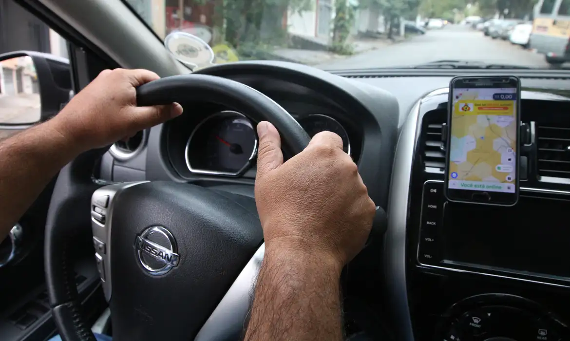 Crédito consignado CLT é aprovado e inclui motoristas de aplicativo