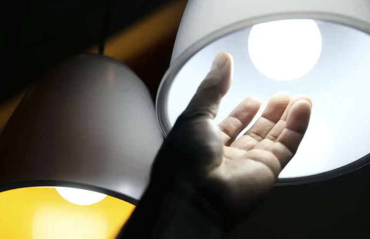 Contas de luz permanecem com bandeira tarifária vermelha em julho 