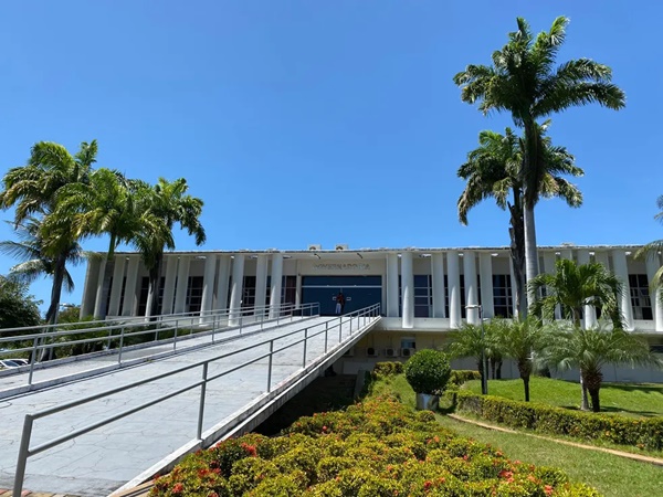 Justiça invalida cotas para trans em empresas com incentivo no RN