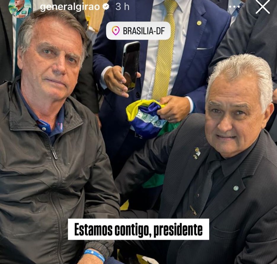 General Girão publica foto de Bolsonaro mostrando tornozeleira