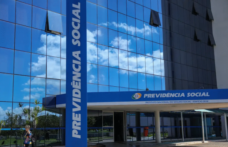 INSS suspende contratos com Crefisa por coação de aposentados