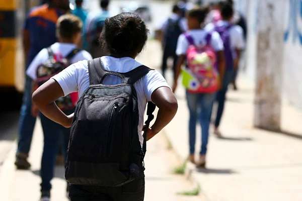 Pé-de-Meia: pagamento da sexta parcela começa nesta segunda-feira