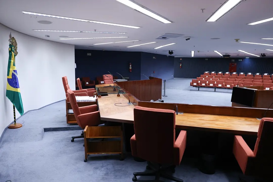 STF inicia julgamento de Bolsonaro e mais sete aliados