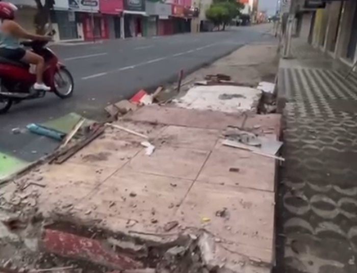 Prefeitura remove quiosque de açaí no Centro de Mossoró