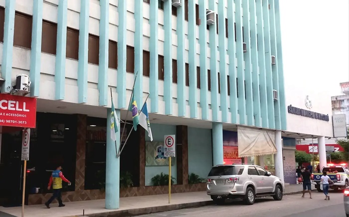 Câmara de Mossoró prevê gastar R$ 130 mil com aluguel de carro