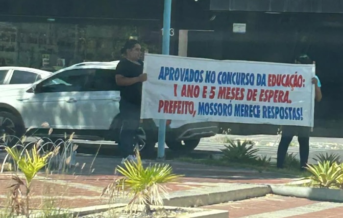 Após protesto, prefeitura pede retomada do concurso da Educação