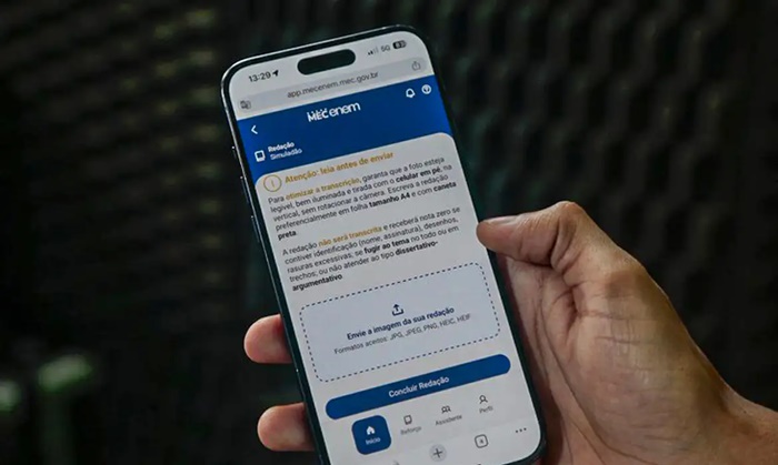 MEC lança aplicativo com simulados e correção de redações do Enem
