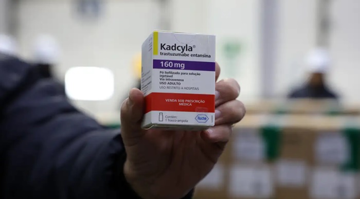 Brasil recebe lote de medicamento para tratar câncer de mama no SUS