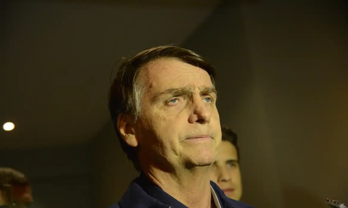 Defesa pede para Bolsonaro cumprir pena em prisão domiciliar