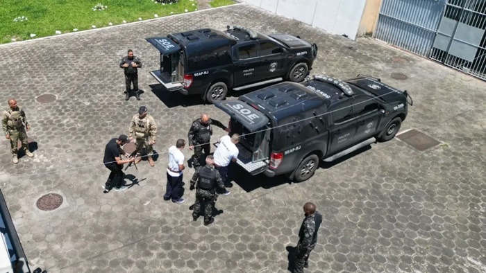 Líderes do Comando Vermelho são transferidos para presídios federais