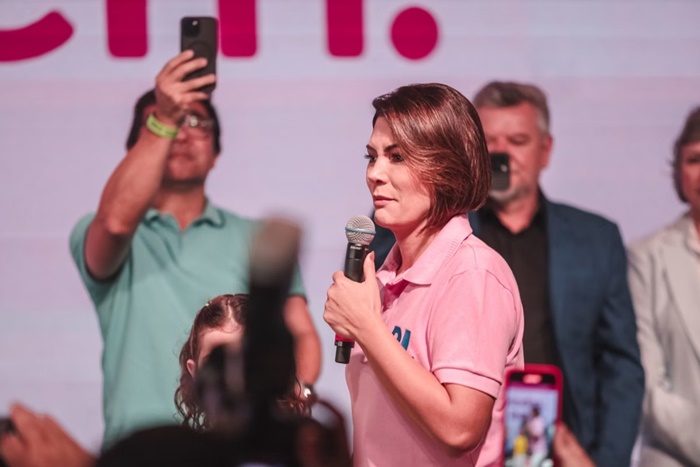 Michelle Bolsonaro defende ‘submissão saudável’ da mulher ao marido