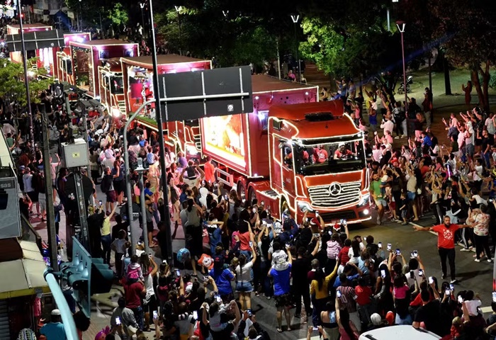 Caravana de Natal percorre ruas de Mossoró nesta segunda