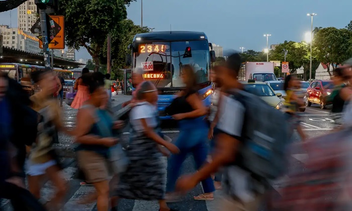 Empresas pagavam, em média, 15,8% mais a homens que a mulheres em 2023