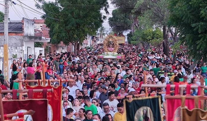 Mais de 100 mil pessoas devem participar da Procissão de Santa Luzia neste sábado (13)