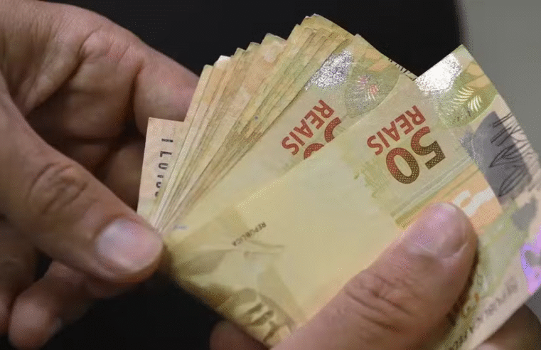 Governo reduz previsão do salário mínimo para R$ 1.627 em 2026