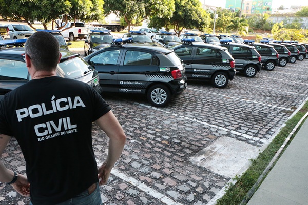 Justiça manda governo do RN pagar 13º da segurança em dezembro
